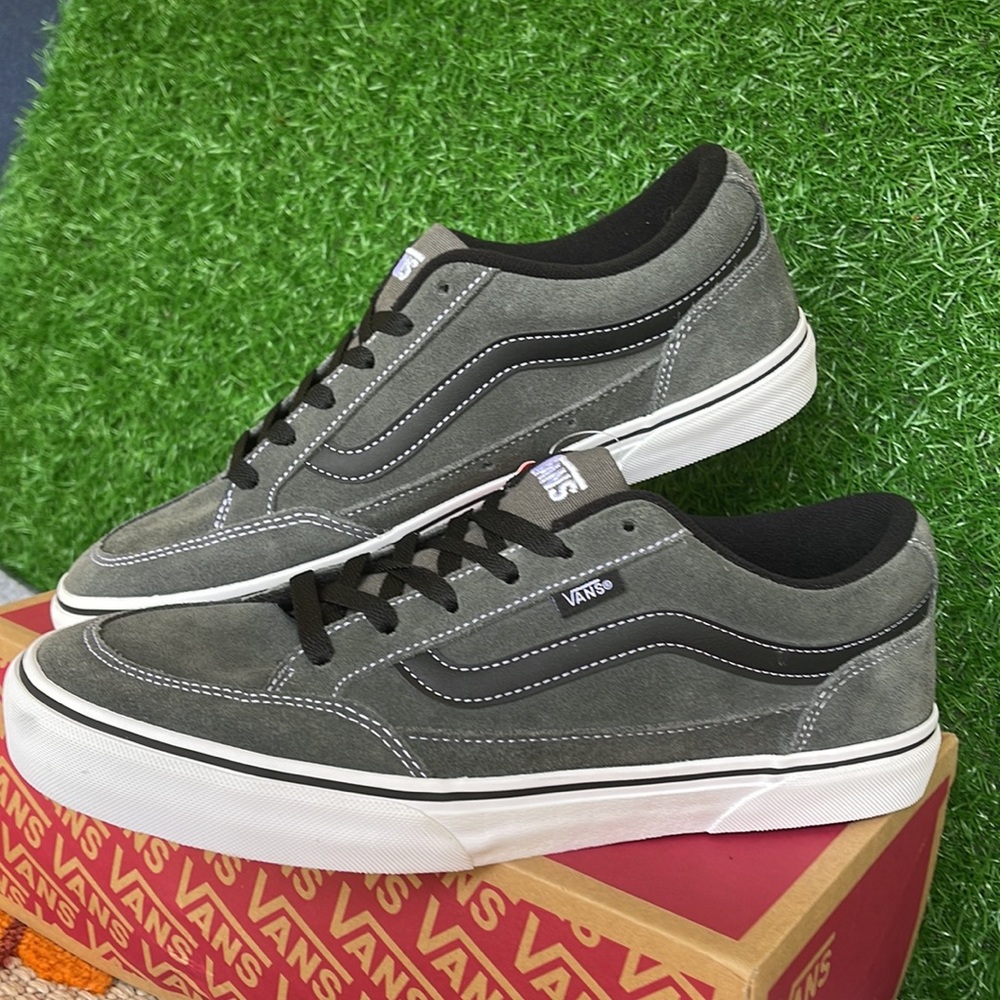 Vans Bearcat
Charcoal/White/Black
VN000DT2CWE Men’s sneakers - Picture 8 of 16